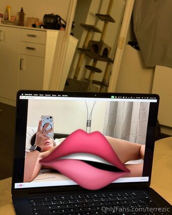 Terrezic Alastonkuvavuotoja OnlyFansista 83