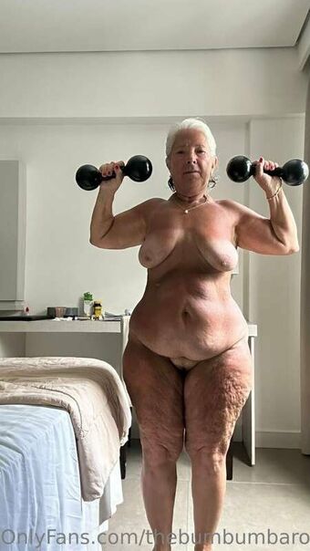 thebumbumbaroness Alastonkuvavuotoja OnlyFansista 32