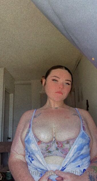 Thicckpt Alastonkuvavuotoja OnlyFansista 20