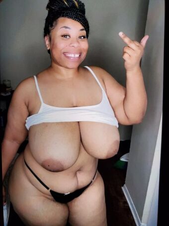 ThickRed Alastonkuvavuotoja OnlyFansista 35