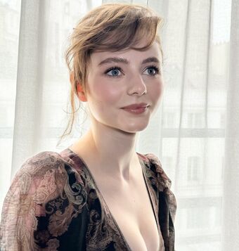 Thomasin McKenzie Alastonkuvavuotoja OnlyFansista 158