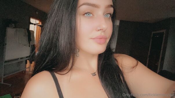 ticklemekylee Alastonkuvavuotoja OnlyFansista 4