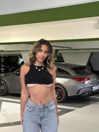 tiffanyana Alastonkuvavuotoja OnlyFansista 33