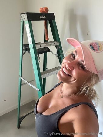 tooltimewithheidi Alastonkuvavuotoja OnlyFansista 9
