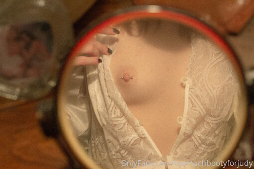 toomuchbootyforjudy