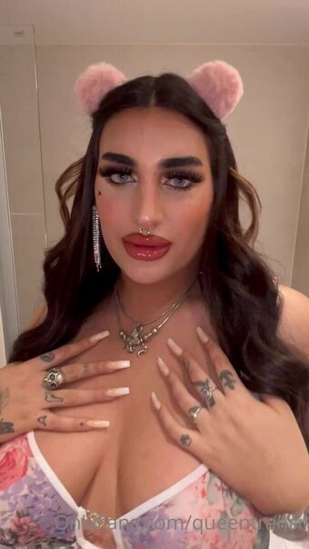 translove Alastonkuvavuotoja OnlyFansista 15