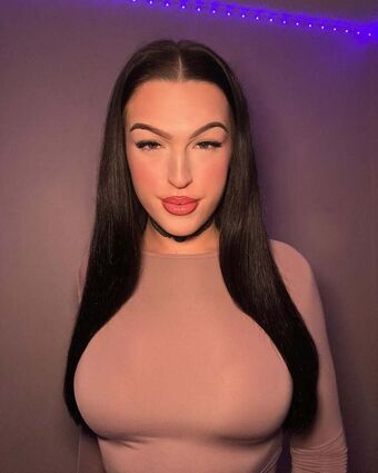 tsviolethaze Alastonkuvavuotoja OnlyFansista 38