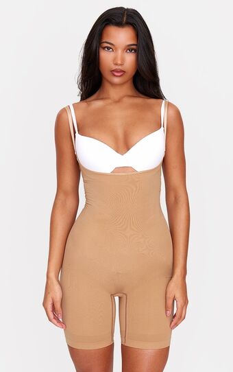 underbust Alastonkuvavuotoja OnlyFansista 29