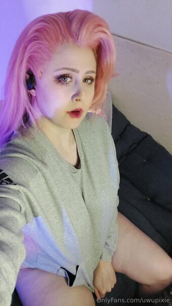 uwupixie Alastonkuvavuotoja OnlyFansista 13