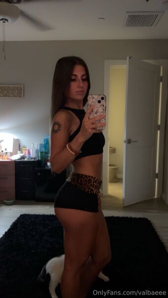 valbaeee Alastonkuvavuotoja OnlyFansista 12