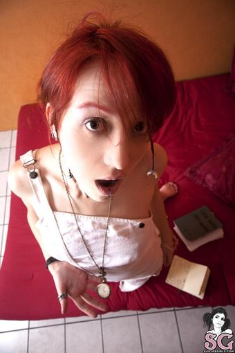 Vesperal Alastonkuvavuotoja OnlyFansista 111