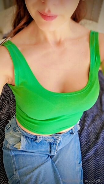 vicky85 Alastonkuvavuotoja OnlyFansista 95
