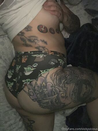 vickyvicious Alastonkuvavuotoja OnlyFansista 21