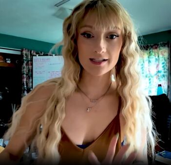 WheezyBlonde