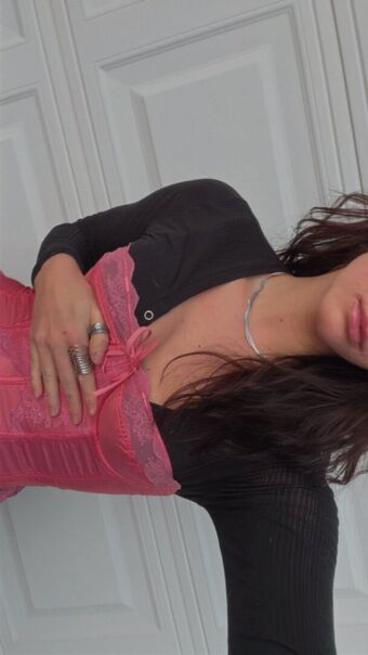 Willow Shields Alastonkuvavuotoja OnlyFansista 220