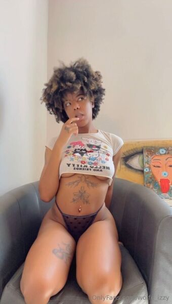 wolfe_izzy Alastonkuvavuotoja OnlyFansista 7