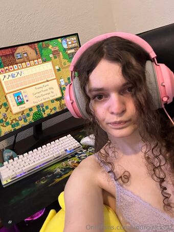 yourgirlclo02 Alastonkuvavuotoja OnlyFansista 10