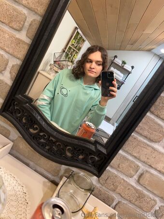 yourgirlclo02 Alastonkuvavuotoja OnlyFansista 16