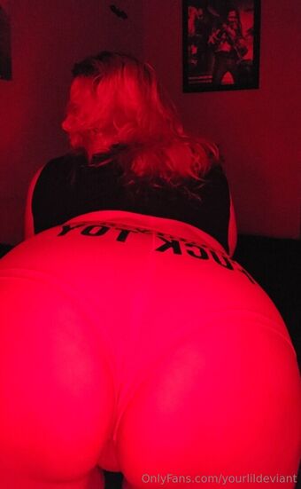 yourlildeviant Alastonkuvavuotoja OnlyFansista 10