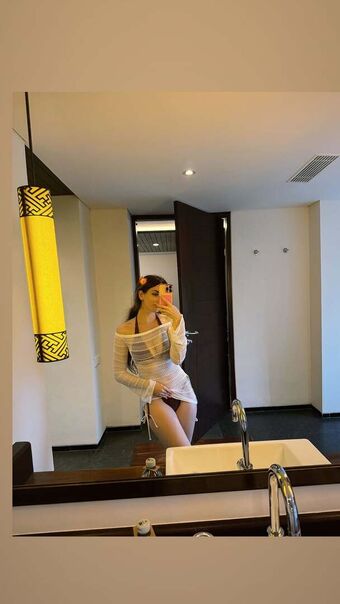 Zeling Alastonkuvavuotoja OnlyFansista 22