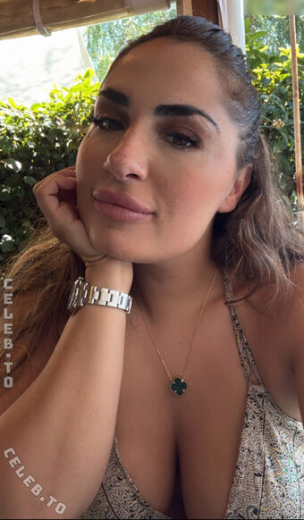Zemine Alastonkuvavuotoja OnlyFansista 64